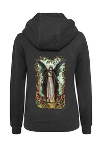 Mörkgrå hoodie med en detaljerad illustration av en ängel med vingar, omgiven av vinrankor och blommor på baksidan.