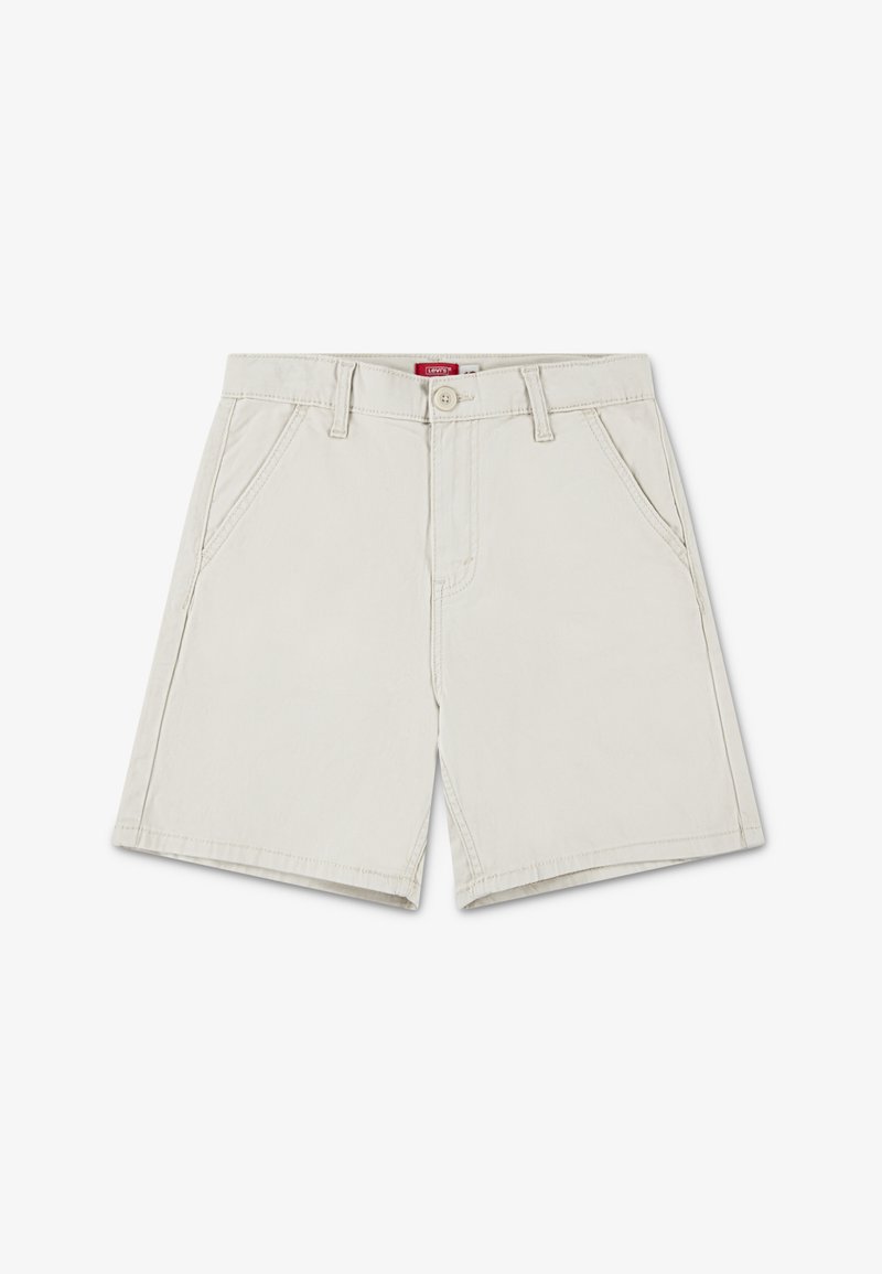 Shorts en coton beige à coupe droite, dotés d'une fermeture à boutons sur le devant, de deux poches latérales et de détails de couture discrets sur la ceinture.