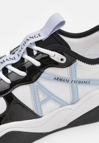 Armani Exchange LACE UP - Sneakers basse - optical white/black/blue