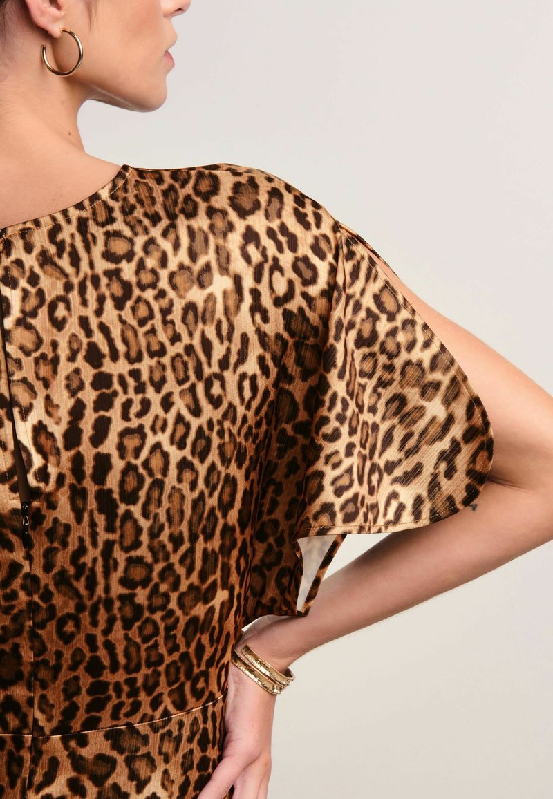 Next RUCHED CRINKLE MIDI-REGULAR FIT - Maxiklänning - brown