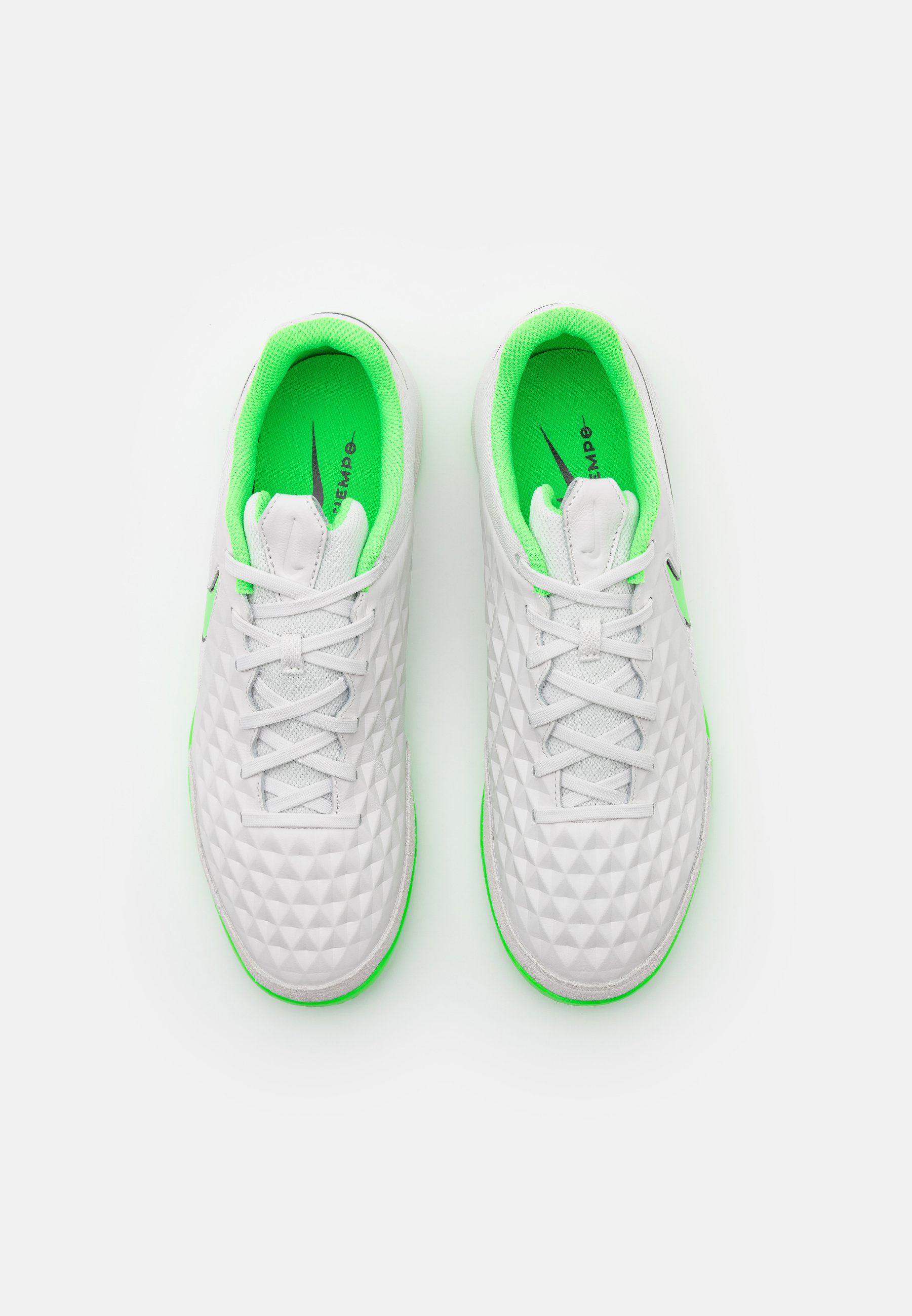 botines legend 8 academy ic nike