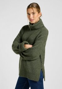 Lee Trui - olive gray