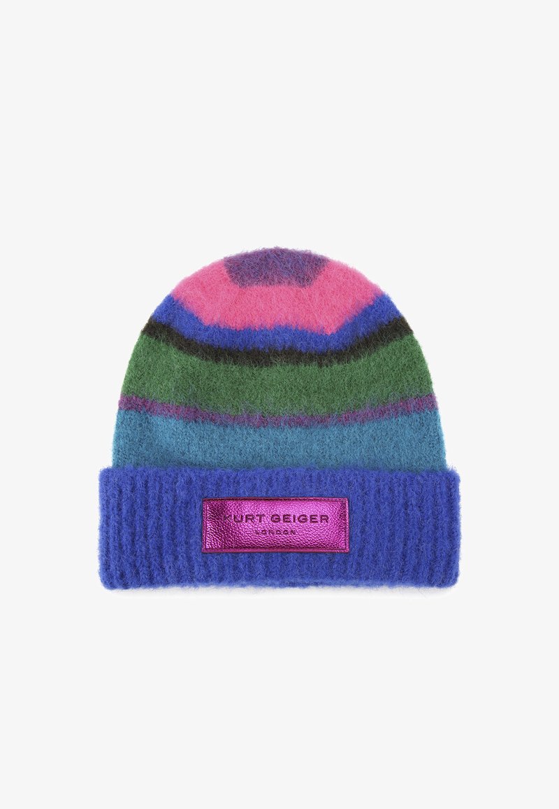 Cappello di maglia con strisce orizzontali vivaci in rosa, verde, blu e nero. Presenta un bordo blu testurizzato e un'etichetta metallica rosa.