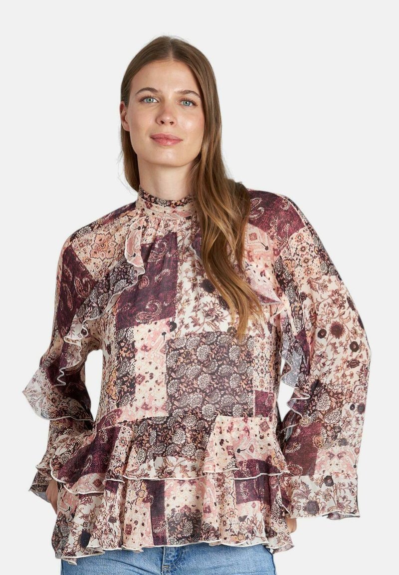 Leichte, gemusterte Bluse mit rüschigem Kragen und Ärmeln sowie einem gestuften Saum in Beigetönen, Bordeaux und floralem Design.