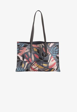 Gran bolsa de tote con un patrón floral multicolor, hecha de material suave, que cuenta con dos asas negras y un interior espacioso.