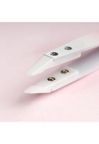 Brushworks BRUSHWORKS CERAMIC TIP TWEEZER - Accessoires d'épilation - pink & white