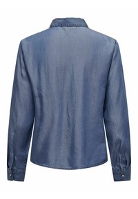 Denim krekls, gaiši zils, garām piedurknēm, ar apkakli, ar pogu aizdari uz aprocēm, mīksta tekstūra un gluda virsma, bez redzamām rakstu. 