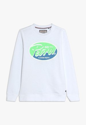 Sweatshirt blanc avec un grand graphique ovale en vert et bleu portant le texte "Petrol IND.'73 CLASSIC PARTS." Manches et ourlet côtelés.