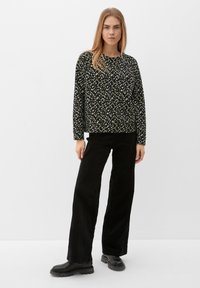 s.Oliver MIT ALLOVER-MUSTER - Sweatshirt - schwarz