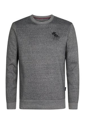 Sudadera gris hecha de una tela suave, con cuello redondo, mangas largas y un discreto detalle de logo negro en el pecho.