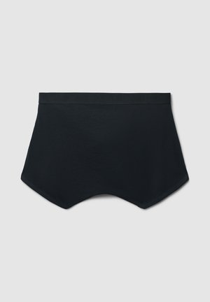 Czarne, gładkie męskie bokserki na szerokiej elastycznej talji, wykonane z gładkiego, elastycznego materiału.