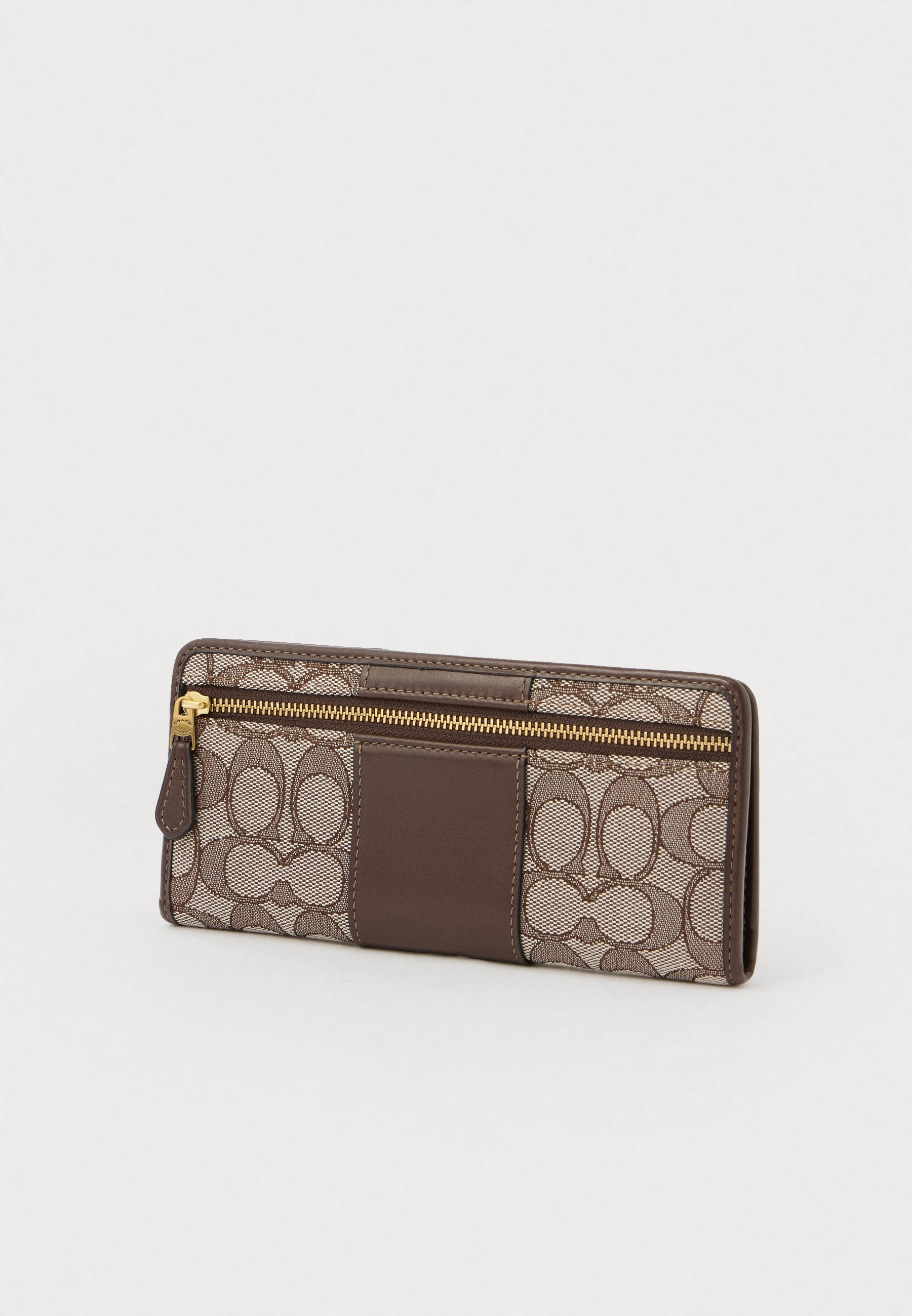 COACH ESSENTIAL SLIM WALLET IN SIGNATURE JACQUARD - Wallet - oak