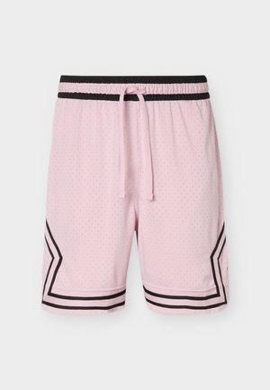 Αθλητικό σορτς από ανοιχτό ροζ δίχτυ με μαύρη ελαστική μέση, κορδόνι και μαύρες γεωμετρικές ρίγες στα κάτω πλάγια και στο τελείωμα.