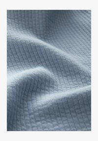 Unselected, ice blue