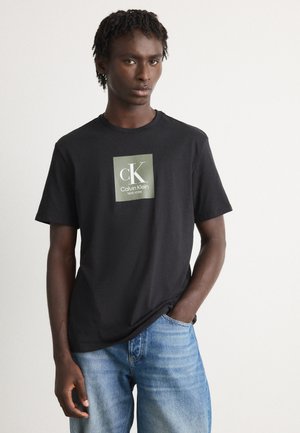 BOX GRAPHIC TEE - Print T-shirt - black