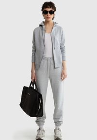 Big Star LAURISANA - Lukuga pusa - grau