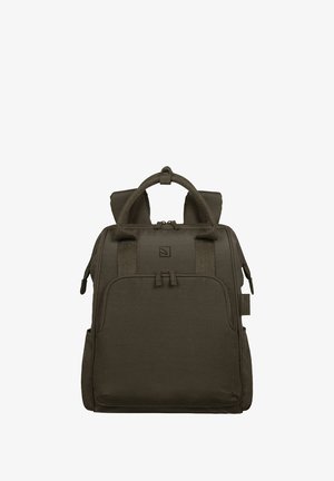 Zaino in tessuto marrone scuro con tasca frontale con zip, doppie maniglie per il trasporto, spallacci e piccolo patch con logo sul fronte.