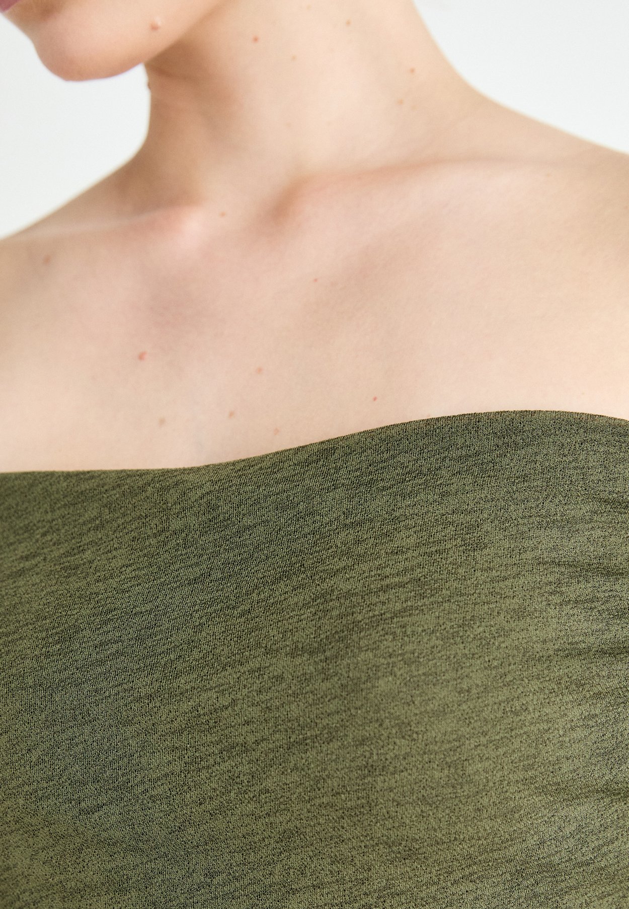 ONLUMA OFF SHOULDER 