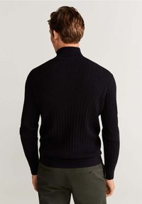 Mango Pullover - black