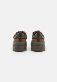 Lacoste Joggesko - dark brown/light brown
