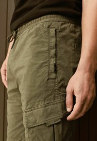 Next Rövidnadrágok - khaki green