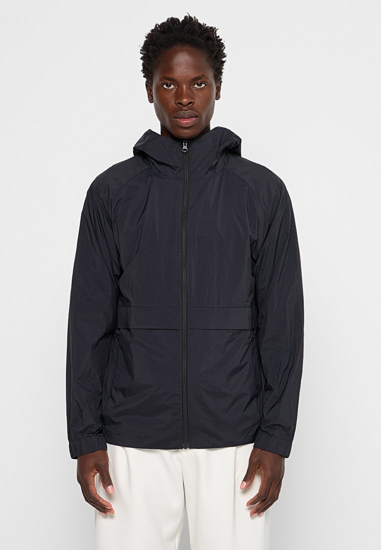 NN.07 Lichte jas zwart