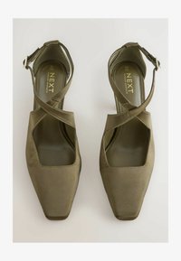 Kijelölve, olive green