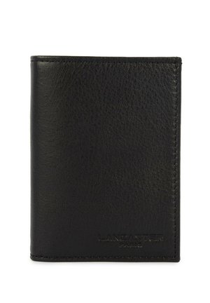 Portefeuille en cuir noir avec une texture subtile et des bords cousus, embossé du logo "LANCASTER PARIS" en bas à droite.