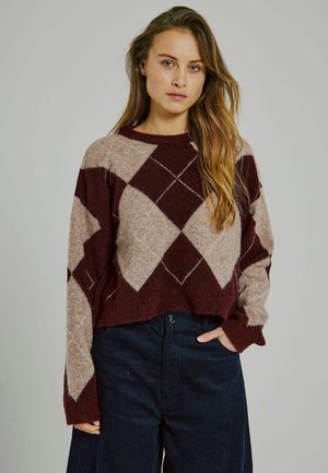 Pull court bordeaux et beige avec un motif en diamant. Fabriqué en matériau doux, avec un col côtelé et des manches longues.