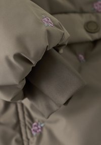 EN FANT WITH EMBROIDERY - Vinterjacka - fungi