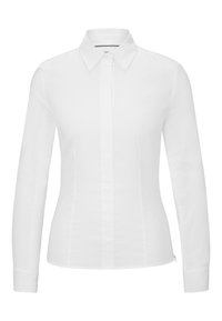 Camicia bianca a maniche lunghe realizzata in cotone morbido, con colletto classico a punta, chiusura frontale con bottoni e vestibilità sartoriale con fessure laterali.