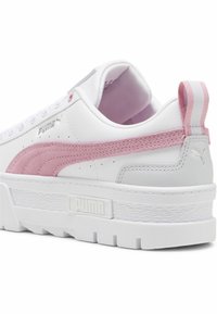 Puma MAYZE - Edzőcipő - white-mauved out