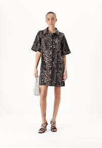 ONLY Petite ONLANLIE DRESS - Robe en jean - black/leo