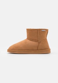 JFWDAN - Klassikalised poolsaapad - cognac