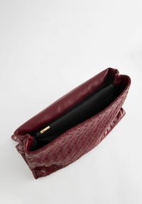 Next WEAVE  - Clutches - red