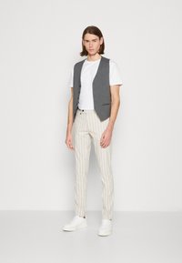 Antony Morato TROUSERS BRYAN IN STRIPED GARMENT DYE - Bukse - paper