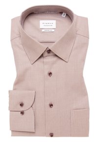 Camicetta a maniche lunghe di colore rosa chiaro con motivo, colletto aperto, polsini con bottone e bottoni marroni. Realizzata in tessuto traspirante per il massimo comfort.