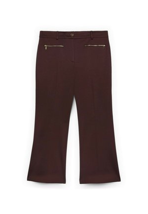 Bruine wijde broek met een knoopsluiting aan de voorkant en twee horizontale ritszakken op de taille.