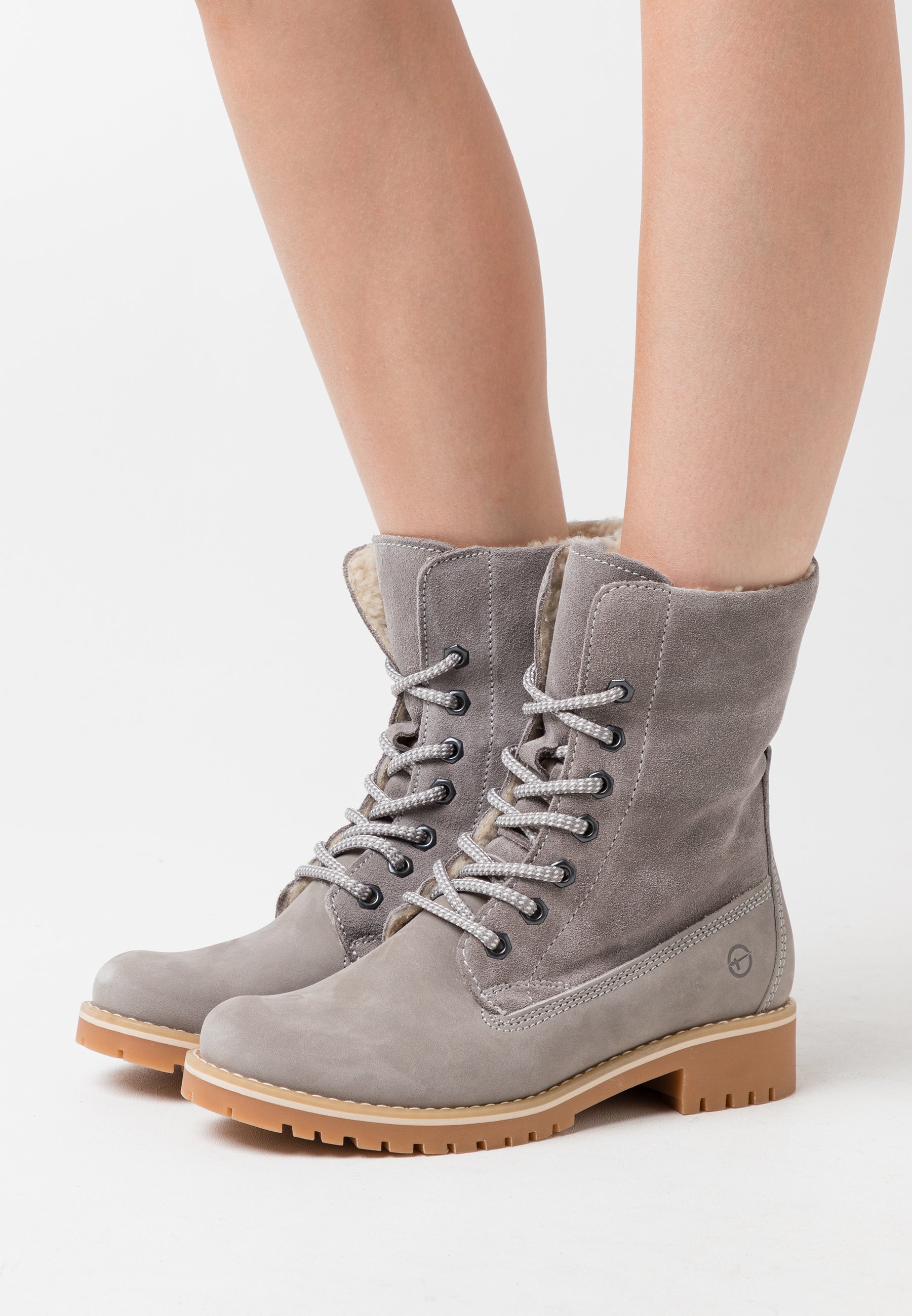 tamaris chaussures homme soldes