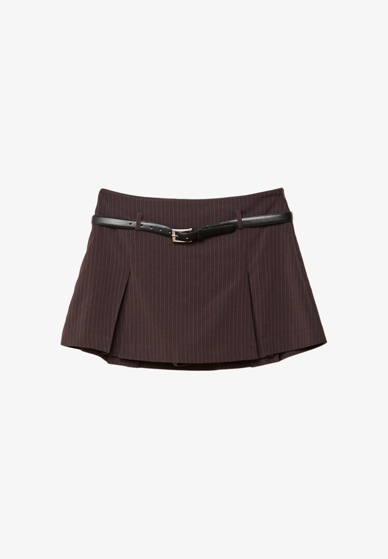 Hnědá mini sukně s proužky a černým páskem. Má sklady vepředu a hladkou texturu. Střižený design s čistými liniemi.