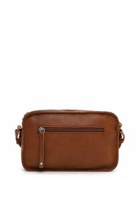 Borsa a tracolla in pelle marrone con una finitura testurizzata, scomparto principale con zip e tasca frontale. Presenta dettagli di cucitura e una tracolla regolabile.
