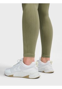 Hummel REACH CORE - Trainingsschoen - barely blue