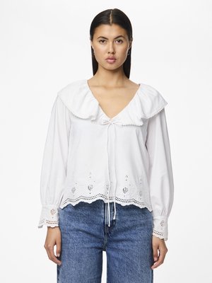 PCANNABELLE V-NECK FRILL - Bluse - bright white embroidery