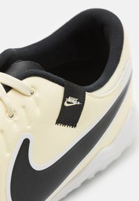 Nike Performance TIEMPO LEGEND 10 ACADEMY TF - Turf football boots - lemonade/black/metallic gold coin