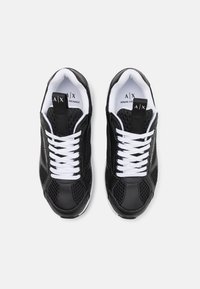 Armani Exchange Sportcipő - black