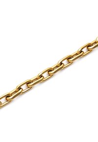 Chaîne en métal doré avec maillons ovales entrelacés ; texture lisse ; forme uniforme ; maillons d'environ 1 cm de large.
