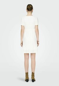 ONLY MATERNITY NORMAL GESCHNITTEN V-AUSSCHNITT - Jurk - cloud dancer