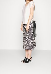 WEEKEND MaxMara Trui - beige