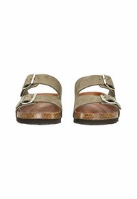 Graue Wildledersandalen mit zwei verstellbaren Schnallen, Korkfußbett und Gummisohle, die ein flaches Design und offene Zehen zeigen.