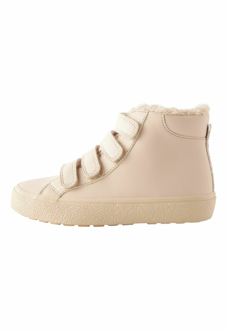 Beige High-Top-Sneaker aus glattem synthetischen Material, mit drei verstellbaren Riemen, einem Futter aus Kunstfell und einer strukturierten Gummisohle.